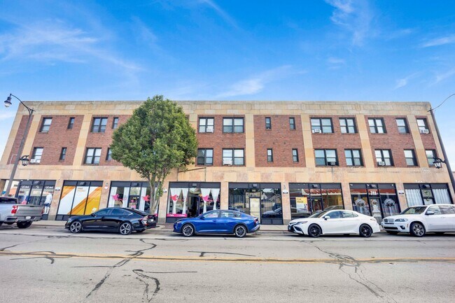 Primary Photo - 414 W Walnut St