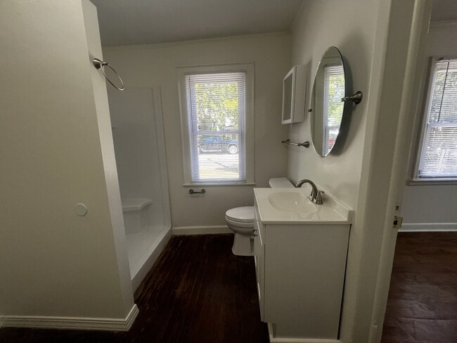 Building Photo - 202 Meares St