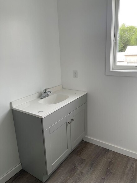 Building Photo - 4822 Kutztown Rd