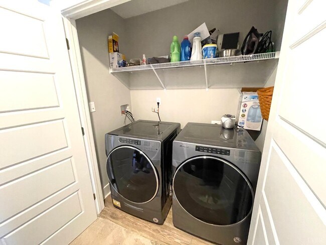 Building Photo - 3046 Fulton St