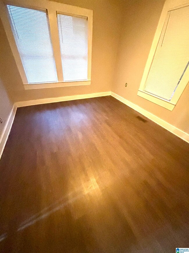 Building Photo - 511 12th St