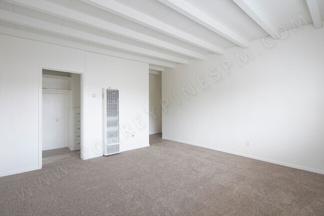 Building Photo - *OPEN HOUSE: 8/30 11:30AM-12:30PM* Studio ...