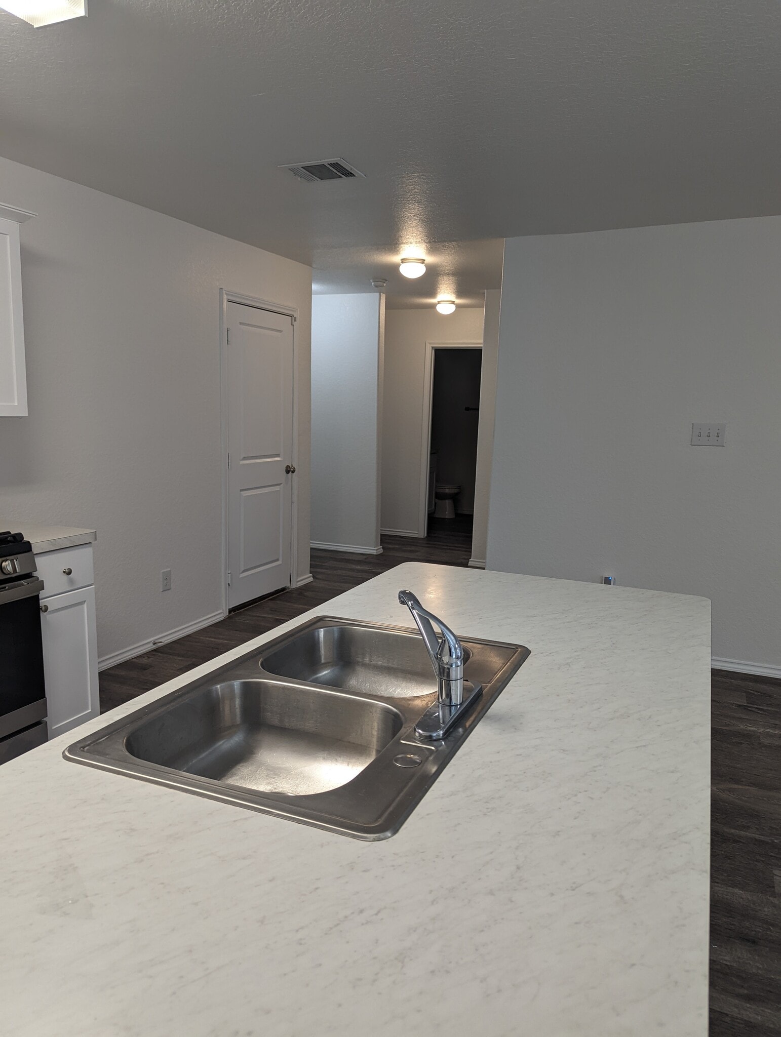 Building Photo - 10687 Penelope Way
