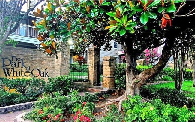 Building Photo - 1860 White Oak Dr