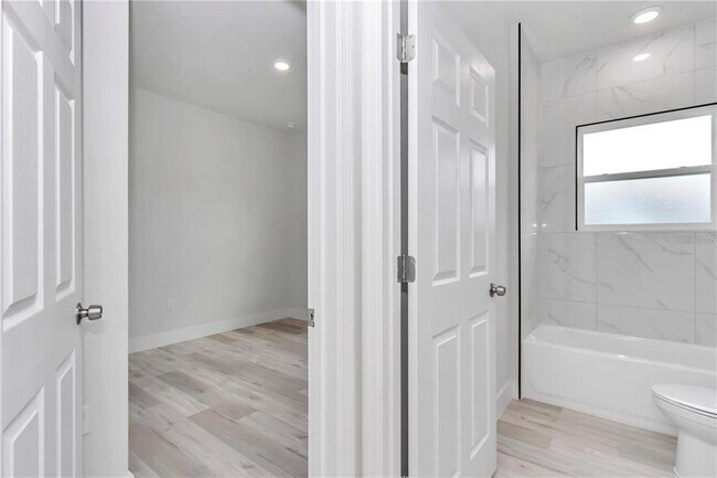 Building Photo - 586 Marion Oaks Trail