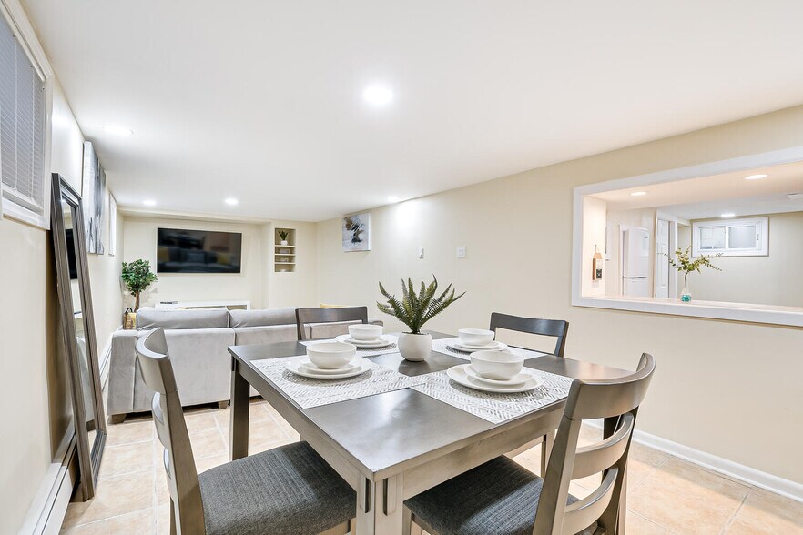 Building Photo - 46 Van Houten Ave