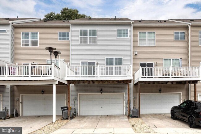 Building Photo - 1308 Ray Ln