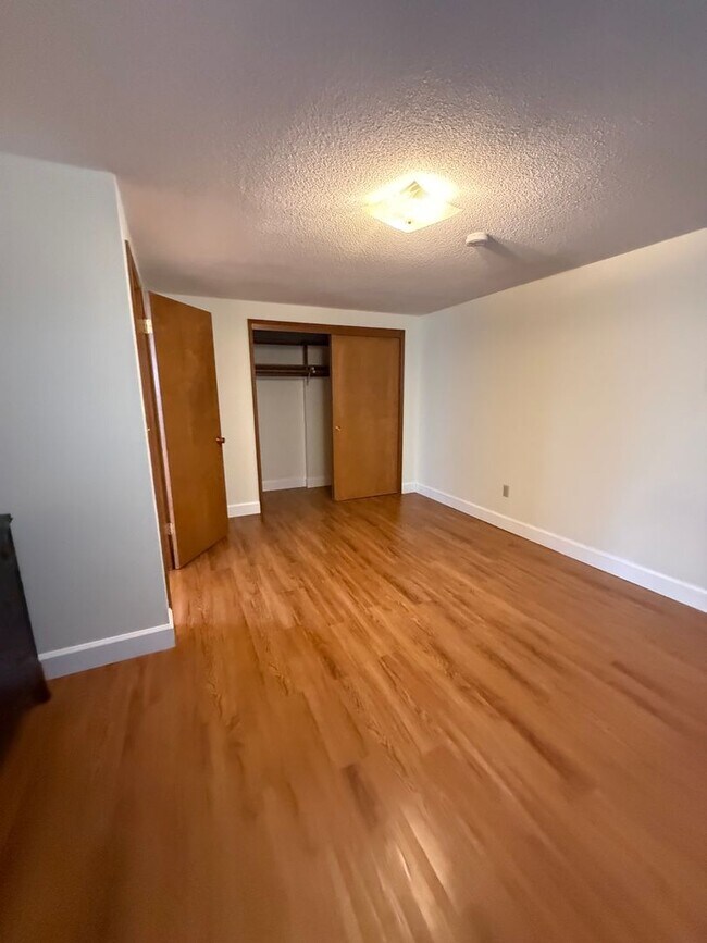Building Photo - Charming ADU Apartment Connected to larger Home in Argay Terrace