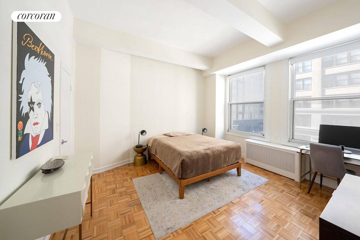 Building Photo - 425 Park Ave S