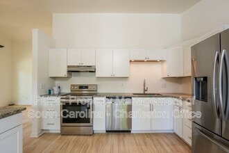 Building Photo - 312 MacGregor Dr