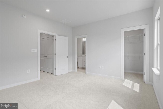 Building Photo - 208 Chianti Ter SE