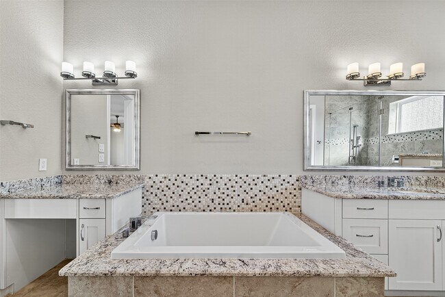 Building Photo - 2116 Mason St