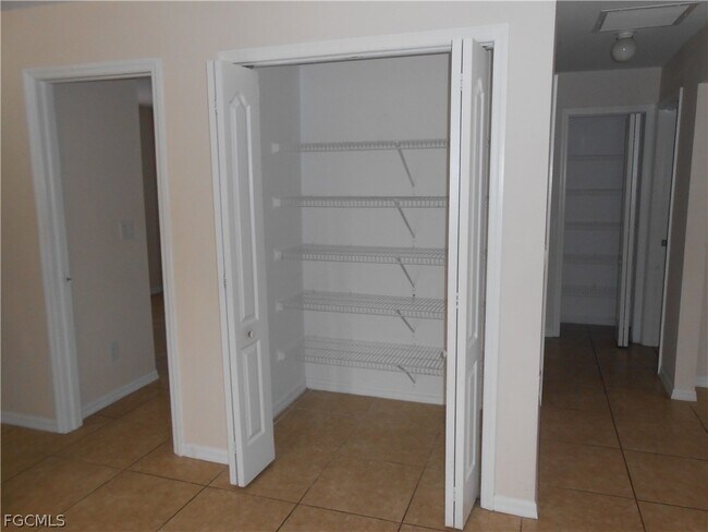 Building Photo - 202 Hightower Ave S