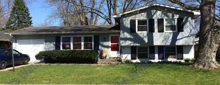Building Photo - 1804 Rebecca Dr
