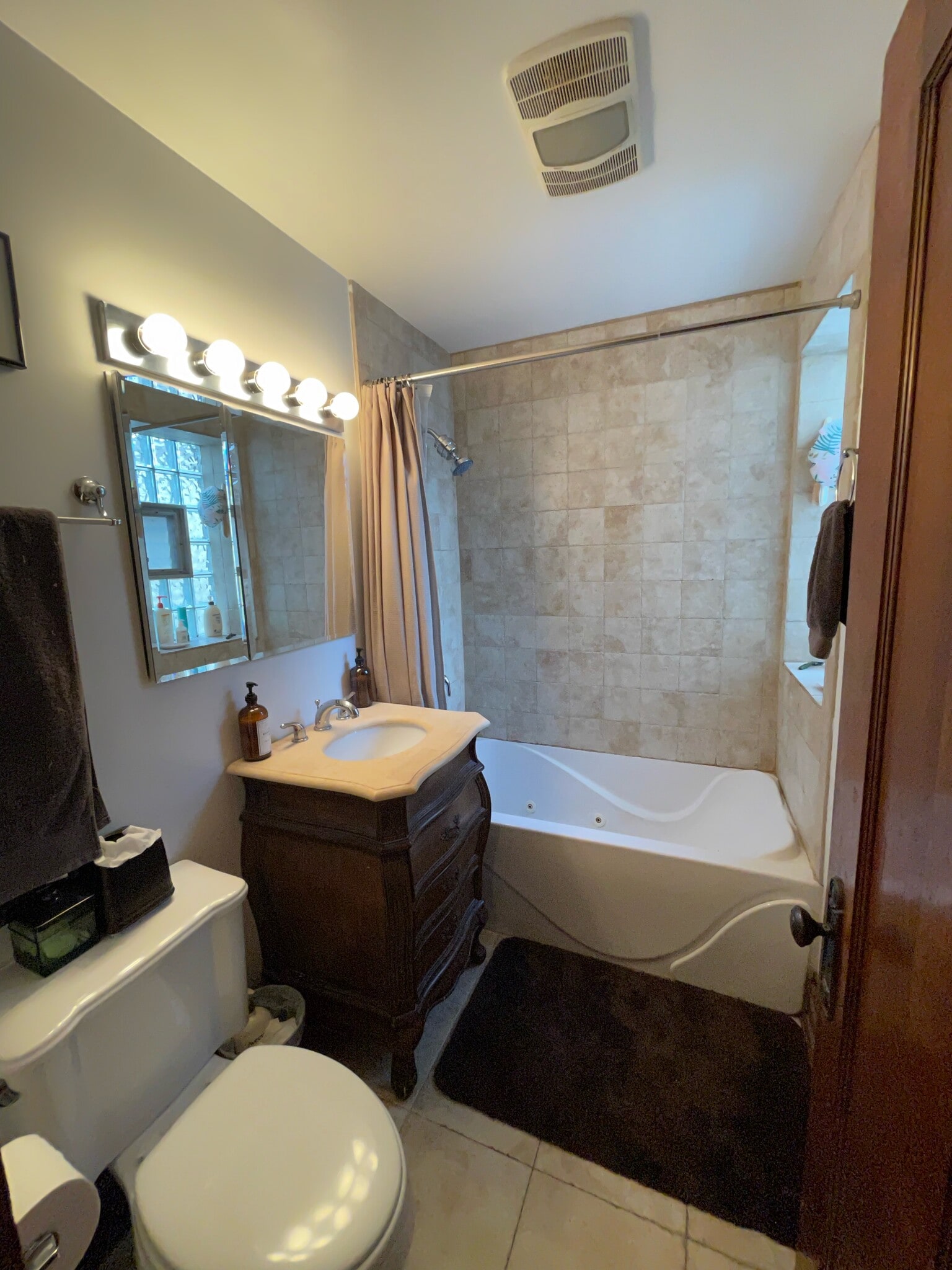 Building Photo - 4132 N Mozart St