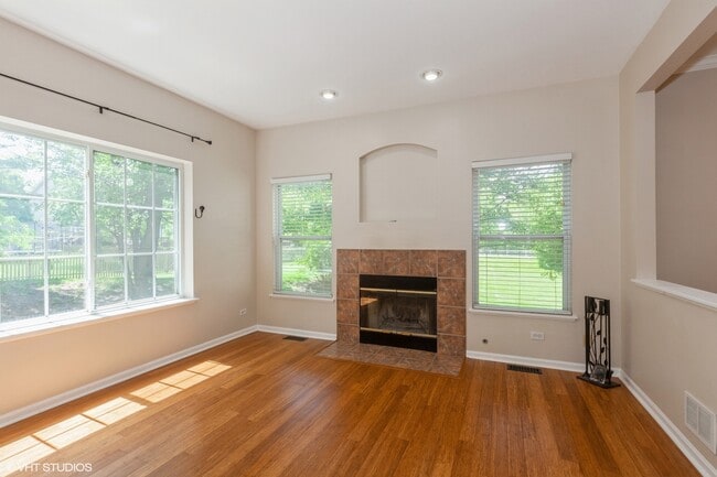 Building Photo - 2215 Stoughton Dr