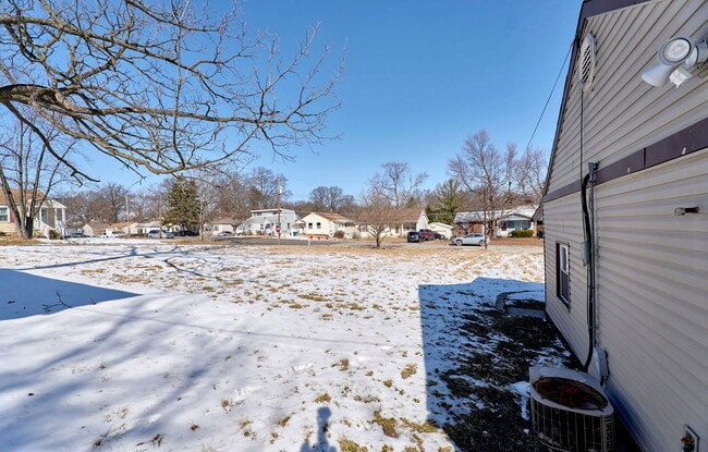 Building Photo - 10272 Niblic Dr