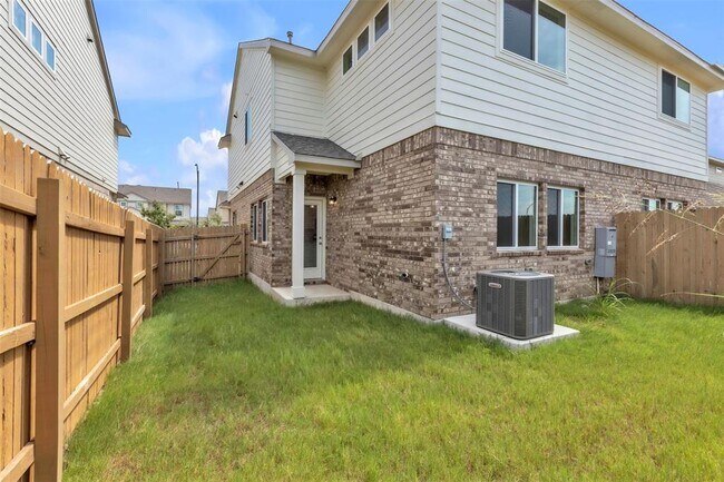Building Photo - 130 Yearling Wy