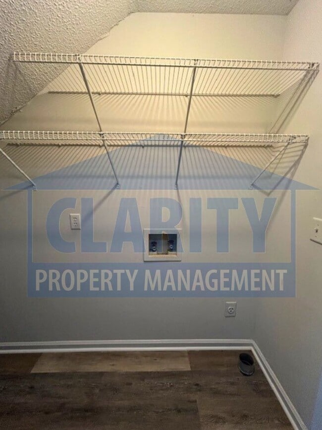 Building Photo - Two bedroom townhome in Hixson!