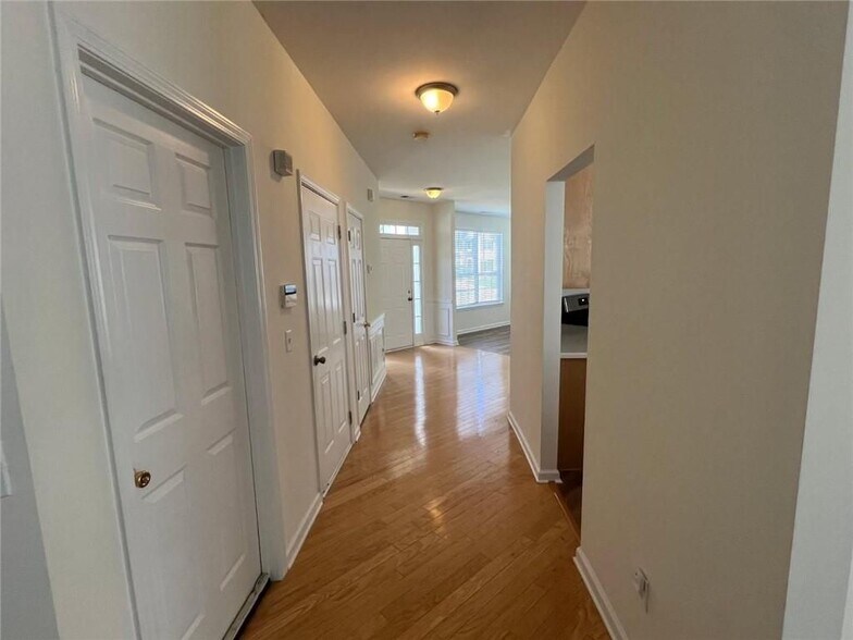 Building Photo - 421 Holland Springs Dr NW