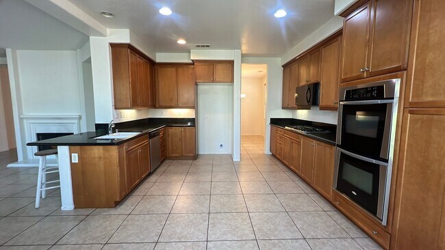 Building Photo - (APPLICATION PENDING) West Lancaster Singl...