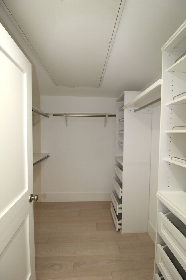 Building Photo - Oxnard Shores: Huge Rooftop Deck w/Ocean Views!