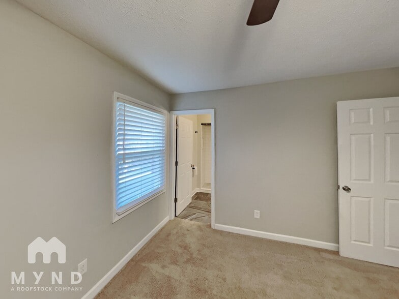 Building Photo - 8539 Sharonbrook Dr