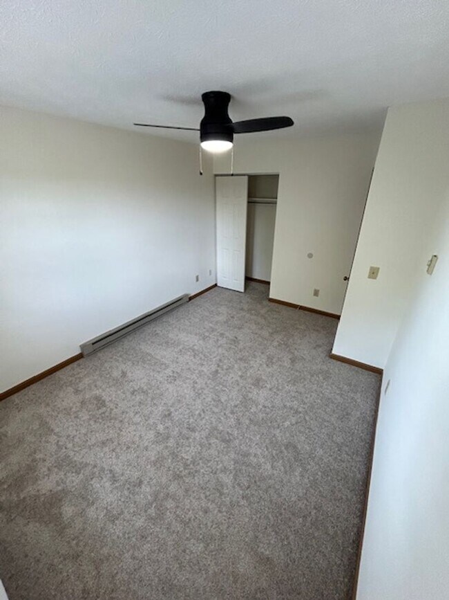 Building Photo - 2 Bedroom and 1.5 Bath Townhome - Troy, Ohio!!