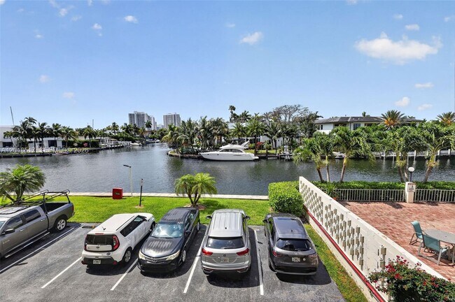 Building Photo - 401 Golden Isles Dr