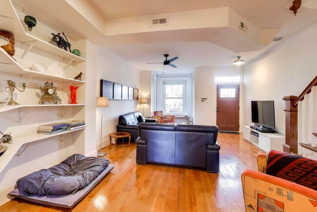 Building Photo - Sprawling 5 Bed, 3 Bath, Two Kitchens, Dual Back Decks, Two Office/Den Townhouse, 2 WD in Unit - ...