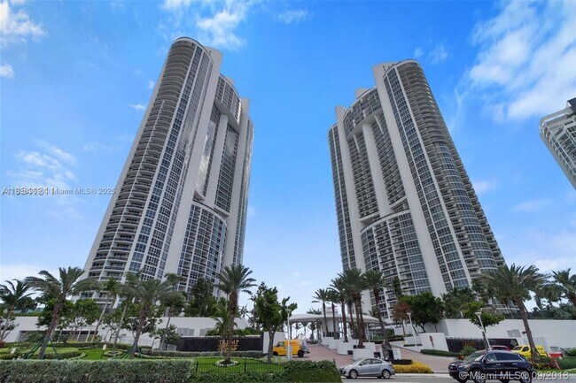 Building Photo - 18201 Collins Ave