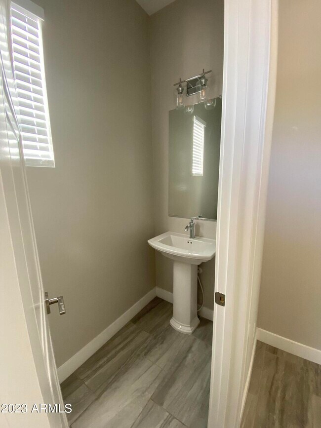 Building Photo - 21065 W Elm Way Ct
