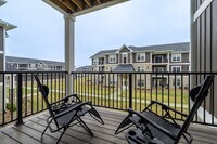 Building Photo - 5861 Royal Ln