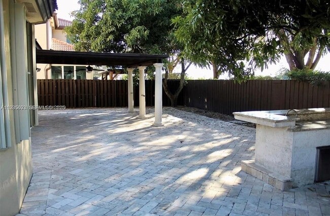 Building Photo - 6002 SW 166th Ct