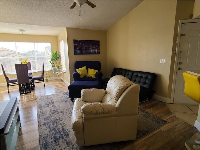 Building Photo - 4630 Commander Dr