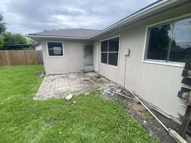 Building Photo - 3306 Trail Lake Dr