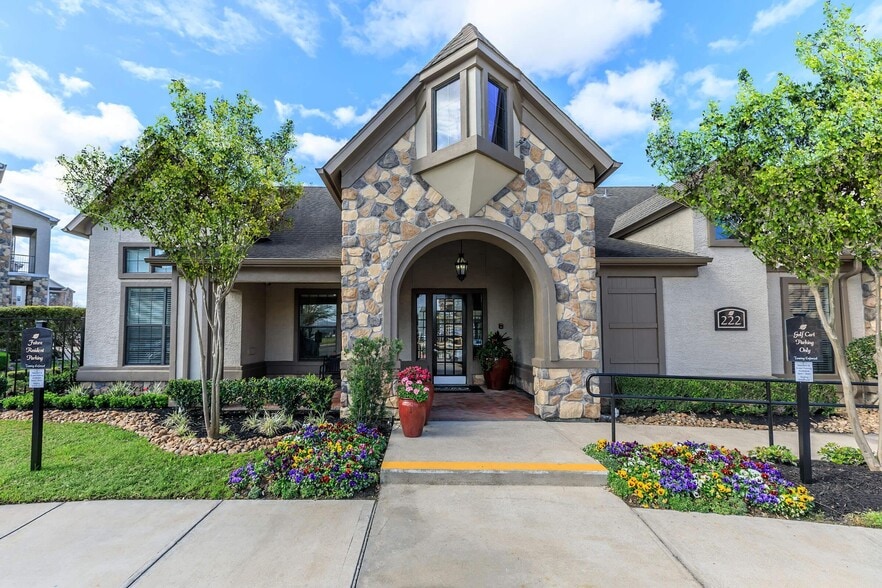 Building Photo - 222 Mason Creek Dr