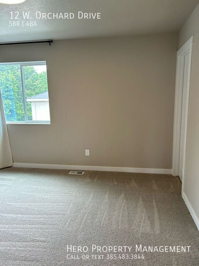 Building Photo - 12 W Orch Ln