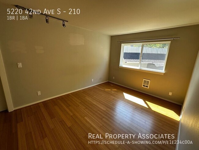 Building Photo - 5220 42nd Ave S