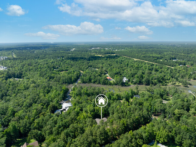 Building Photo - 100 Plantation Ln