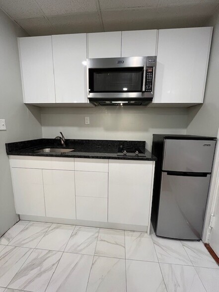 Building Photo - 478 Beacon St