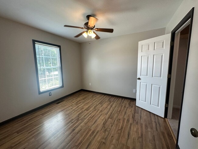 Building Photo - Marion Duplex Rental!