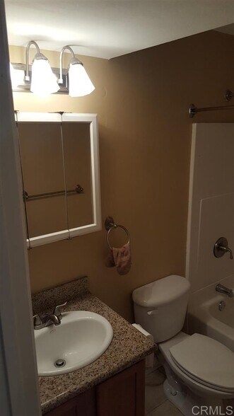 Building Photo - 1386 E Madison Ave