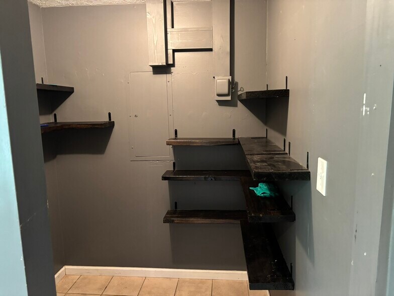 Building Photo - 108 Colyers Loop