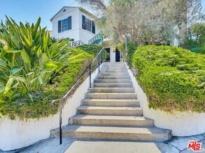 Building Photo - 1703 Kelton Ave