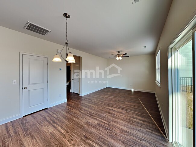 Building Photo - 1315 Lomond Dr