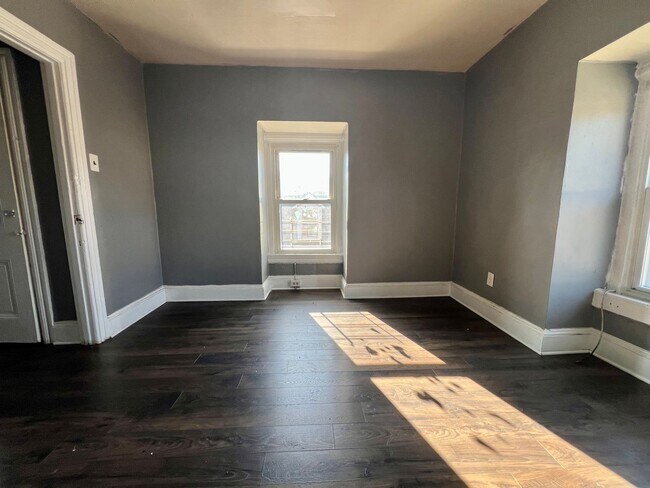 Building Photo - Gorgeous 2-Bedroom Apartment in Darby! Available NOW!