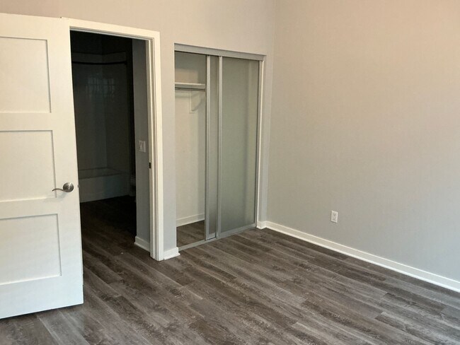 Building Photo - 3 Bedroom 3 Bath Townhouse Style Condo at Depot Walk in Orange