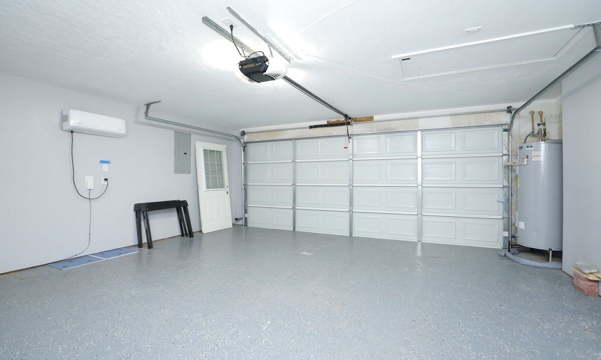 Building Photo - 22407 Rainfern Dr
