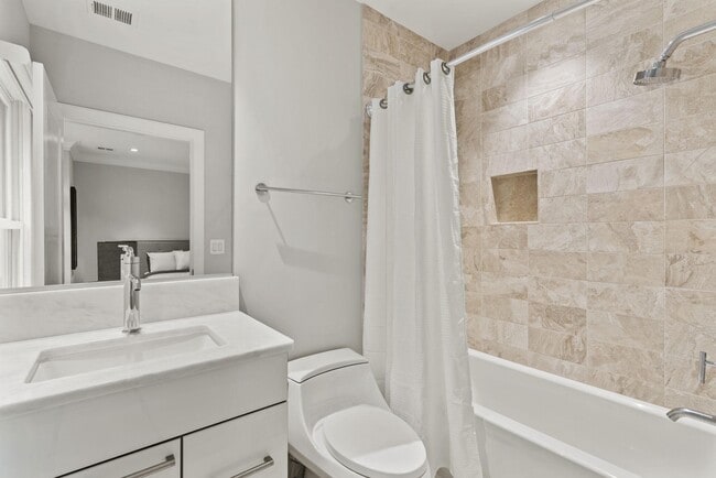 Building Photo - 1520 16th Ct N